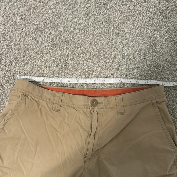 Columbia khaki shorts - Picture 8 of 8